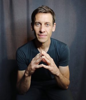 Experiencia y formación en comunicación de Lucas López